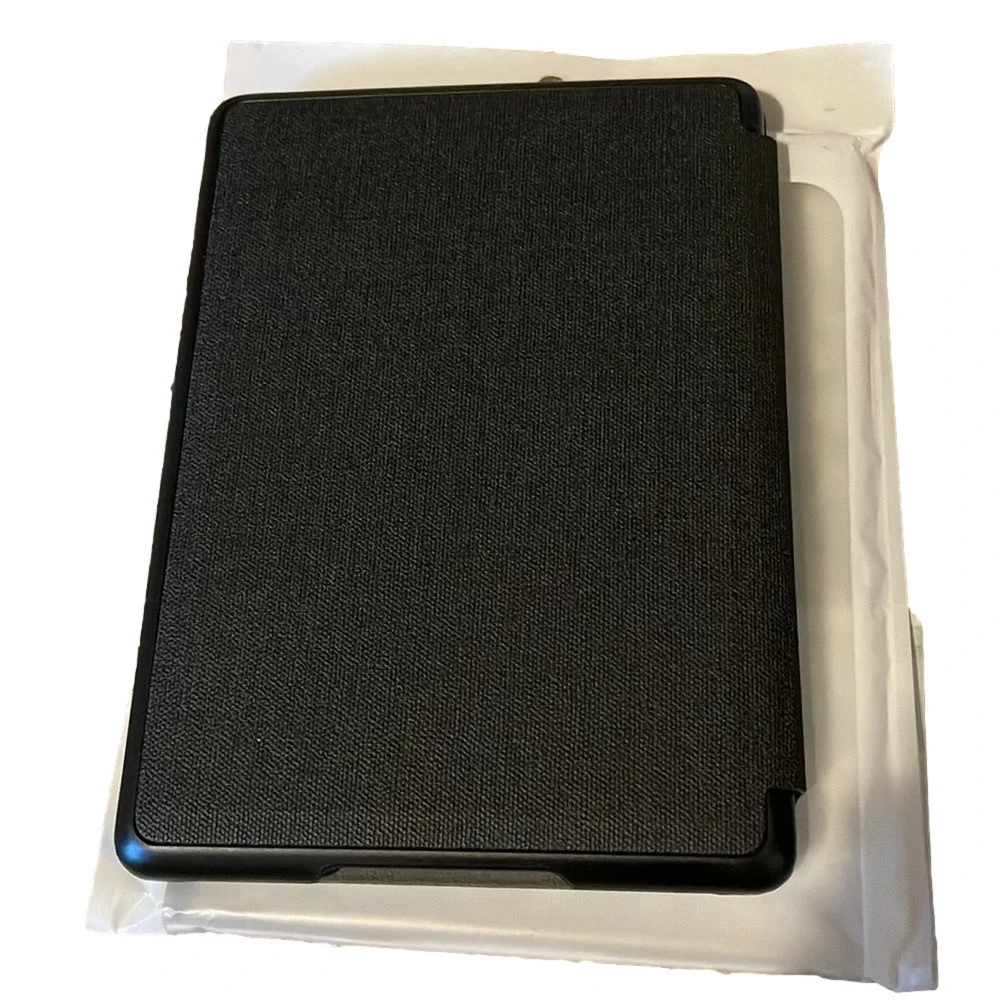 NWT Black Case for Kindle Paperwhite 7”